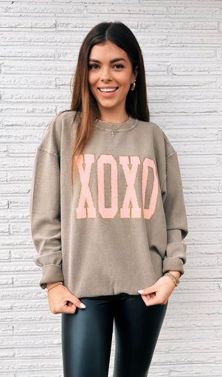 Delila Glitter XOXO Sweatshirt